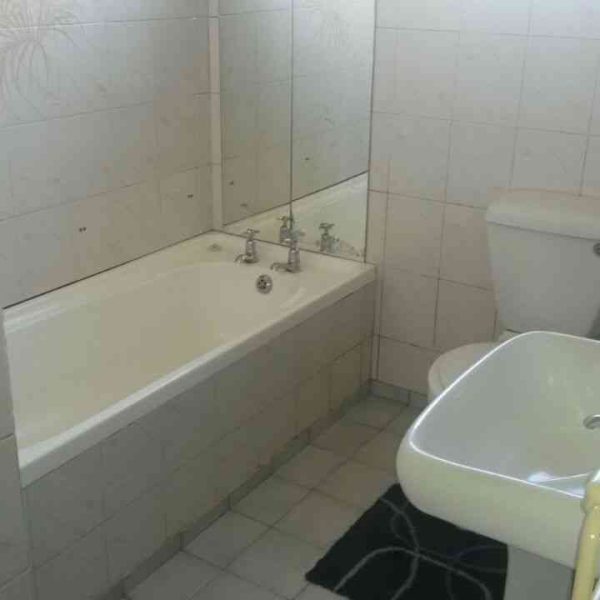 Intaka Guesthouse Backpackers Room 2